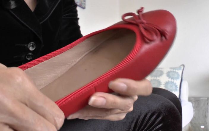 Lady Victoria Valente: Запах кожаных ступней кожаных балерин, в видео от первого лица, инструкция по, леди Виктория Валенте