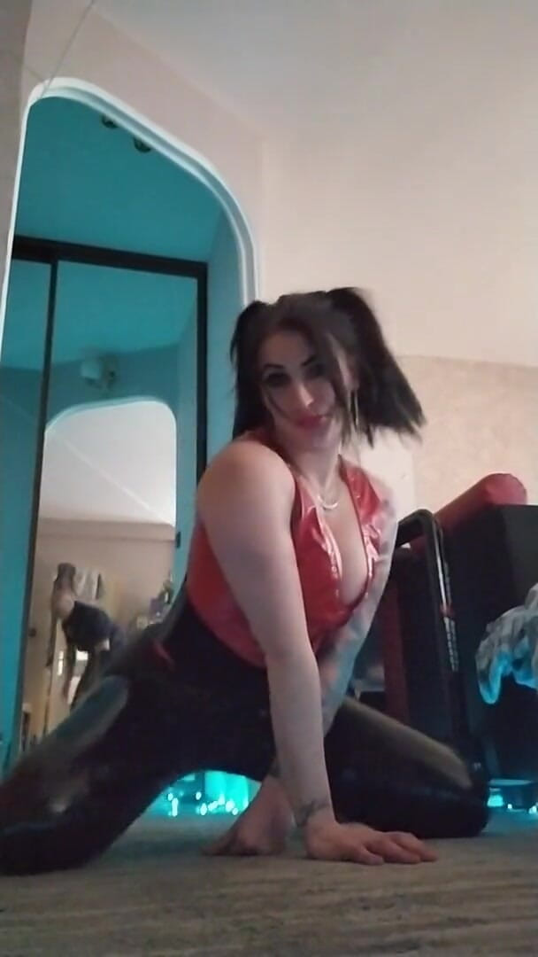 KatrixandCaliforniaLatex: 핫한 라텍스 꿈