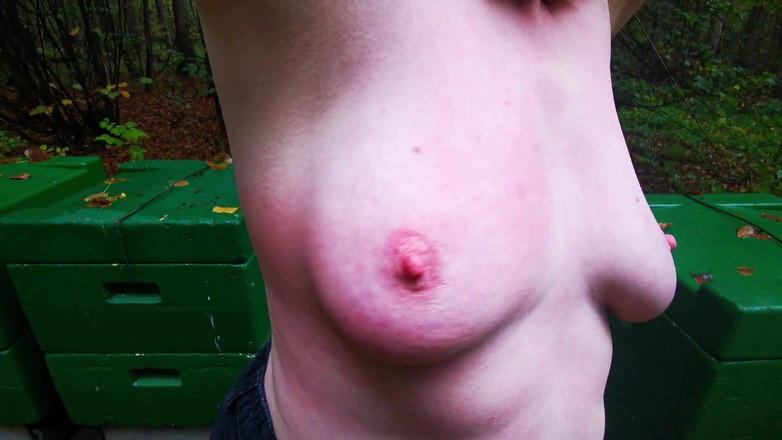 Bouncy Tits Action: 1000 하드 젖탱이 때리기, 100에서 벌거벗은 보지까지