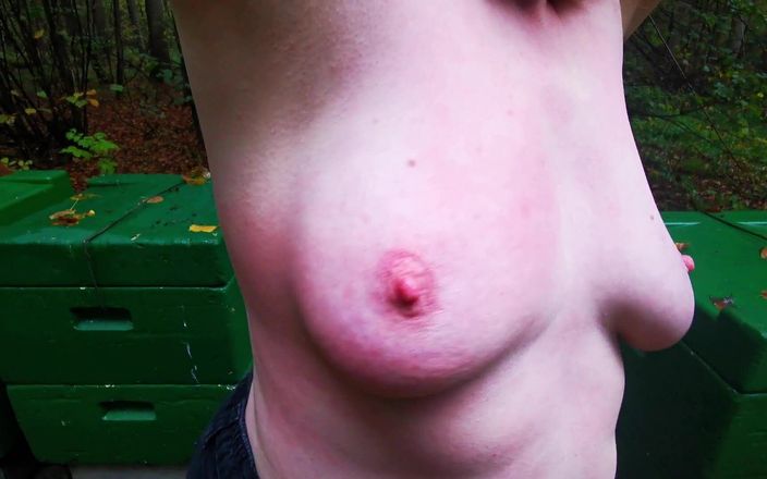 Bouncy Tits Action: 1000 सख्त स्तन थप्पड़, नग्न चूत के लिए 100