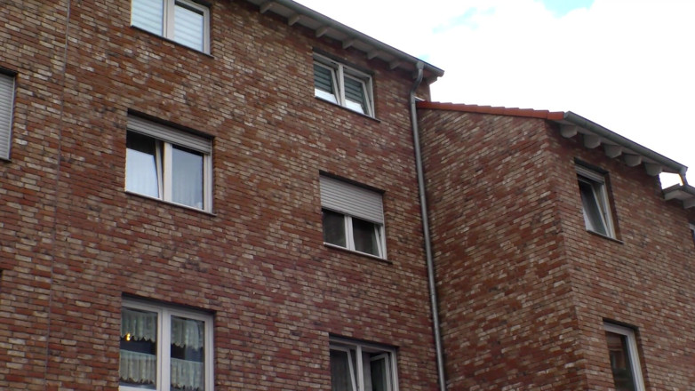 German Porn: El Jodido Edificio De Apartamentos - Zorras Crudas Folladas Duro En...