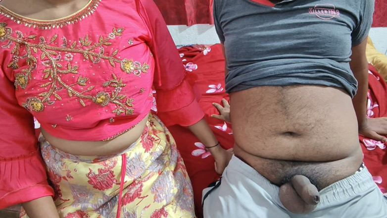 biharisonam: Adik tiri muda yang cantik disapu jauh
