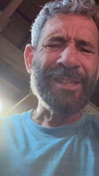 Stalionro al mancave si gode il suo cazzo