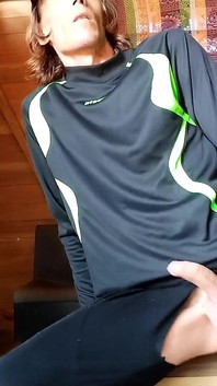 Dünner junger schwuler mann ist geil