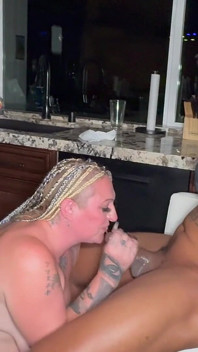 Livie blainn dan bossmane dre jam 2 pagi di dapur