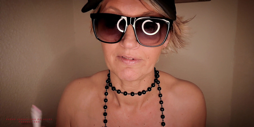 Karina s palacios - fredo sebastieno palacios: Video Pertama Saya Di Tandas - Asap dan Kencing - Video Penuh.