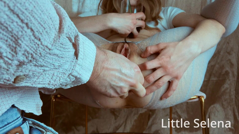 little_selena: anal dur cu pumnul și prolaps cu o cutie de suc...