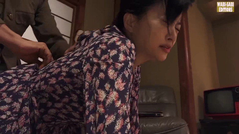 MILF, Wabi-Sabi Editions: Erotisch dramatheater een sensuele ontmoeting met een sierlijke inn proprietress -scène 3