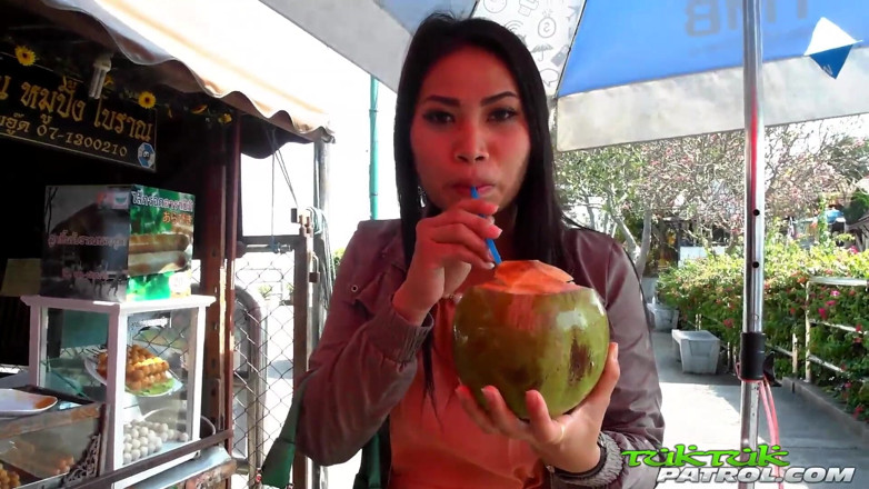 Trike Patrol - Tuk Tuk Patrol: นมเล็กสาวไทยโดนควยขาวใหญ่ยืดหีขาด