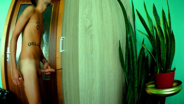 Idmir Sugary: 極端な音のイケメン、床にザーメン