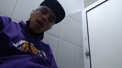 AlexAlejandro13: 在公共卫生间度过最美好的时光