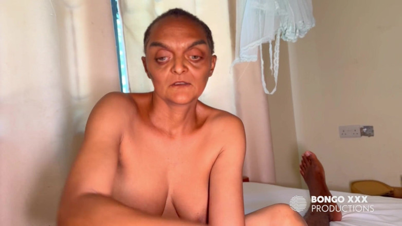 BongoXXX: El culo de esta anciana realmente puede tomar una polla