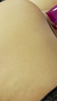 Calda bionda lesbica - azione dildo