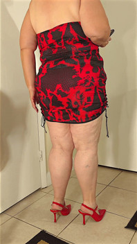 Calda matura bella MILF mostra il suo corpo