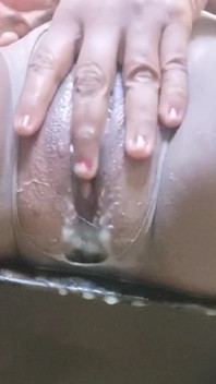 Lubang bosku dicrot sperma sampai muncrat banyak banget!