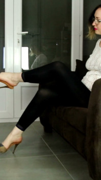 100% Mules: Shoejob, Shoeplay, Cum on Mules, and Mule Fetish Kompilacja 01 - Dame Olga (4k) (635)