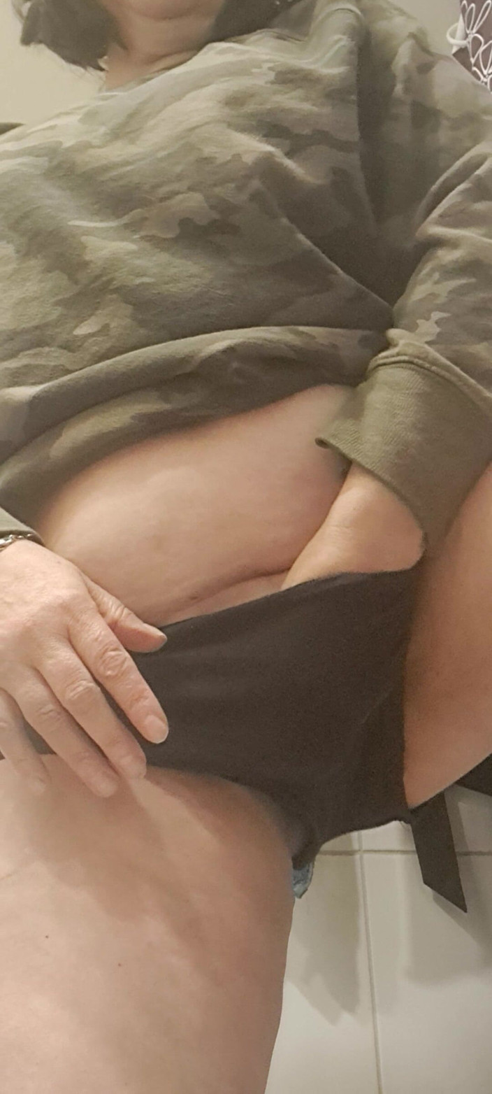 Mommy big hairy pussy: Wet Hairy Pussy Opening