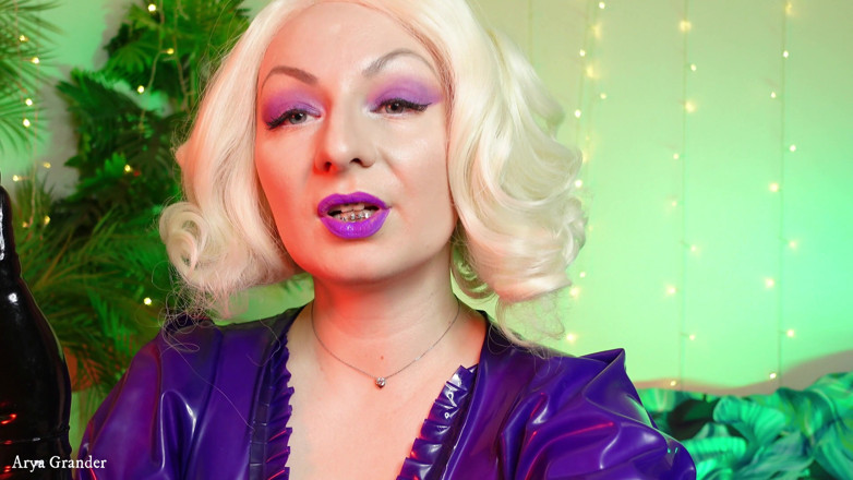 Arya Grander: Purple lipstick is an art process, makeup