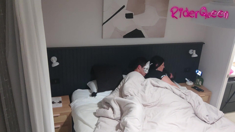 Riderqueen: Enteado no quarto - vídeo para fãs