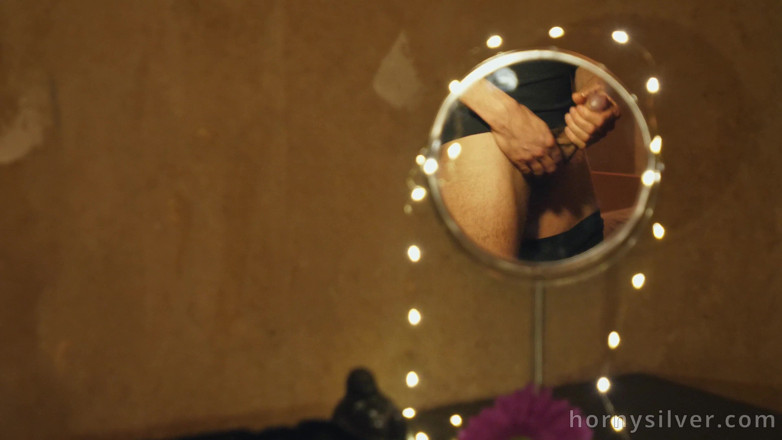 Jerking studs: Espelho redondo