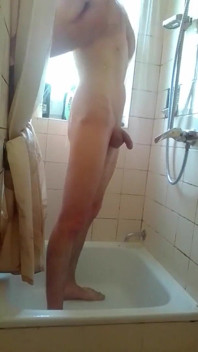 Zie mijn sexy lichaam onder de douche