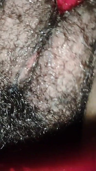 Aku muasin memekku pakai vibratorku sendirian