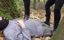 Femdom Austria: Ticăloșii sclave distruse în pădure
