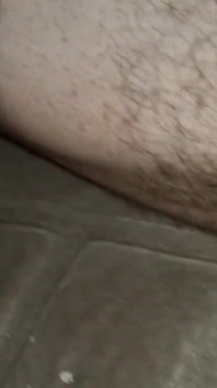 Muž a Twink děvka s velkým čůrákem milují mrdku v ústech a zadku!
