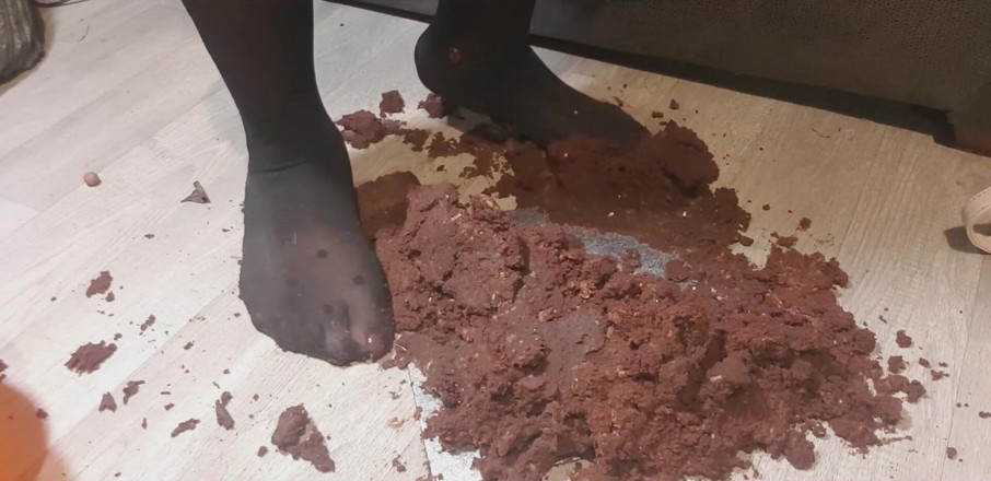 Simp to my ebony feet: Całe ciasto czekoladowe stopa