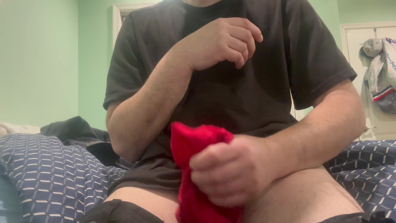 TakeMe35: Padrastro masturbándose en bragas de hijastra