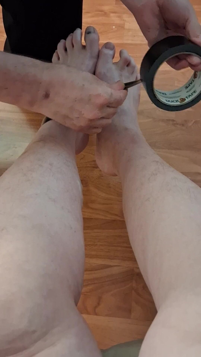 BBW nurse Vicki adventures with friends: Mijn Voeten Laten Binden Vóór De Hoofdvideo!