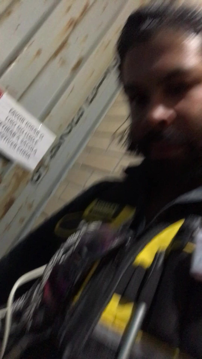 i7Bernard: Wieder bei der Arbeit.