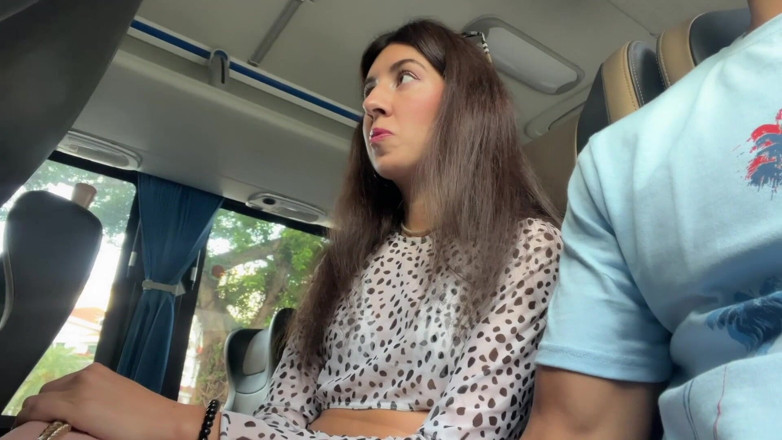 Katty West: Pamer kontol di tempat umum - ngocok kontol berisiko di bus...