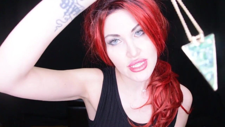 Lady Mesmeratrix Official: Ruda włoska kochanka w czarnych butach upokarza cię