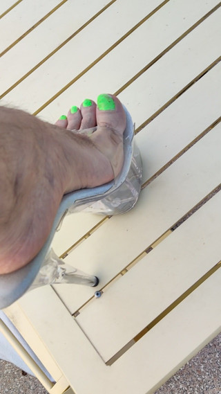 Mutsakin: High Heels