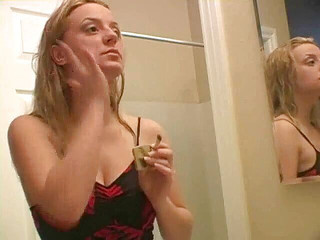 Solo Austria: Fétiche du maquillage par une beauté blonde