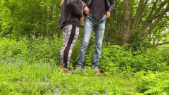 OurFetishLife: 義理の母は、私が自然の中でおしっこをしている間、私のコックを保持し、私は彼女のセクシーなお尻をスパンキングします