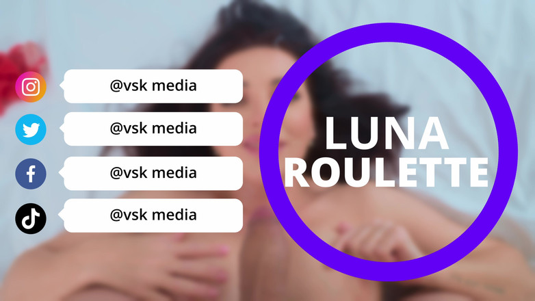 Luna Roulette: 穿丝袜的妻子用脚工作，并被脸上射精