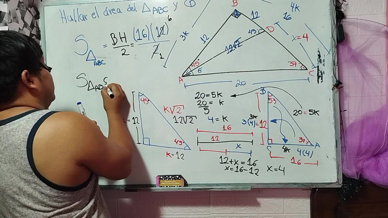 Rosaroja: 12 ตรีโกณมิติ: สามเหลี่ยมที่โดดเด่น