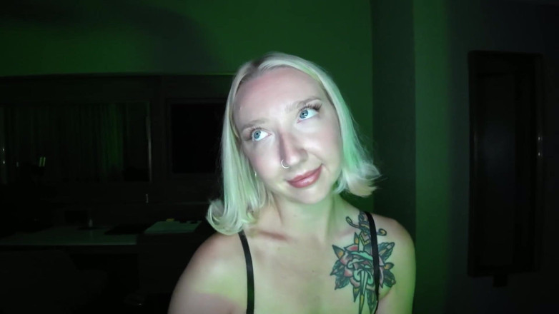 Mr LDN Lad: Aksen inggris si cewek hot rambut pirang yang super hot...