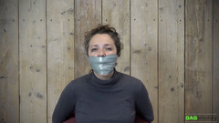 Gag Attack: Julia - více roubíků z PVC pásky