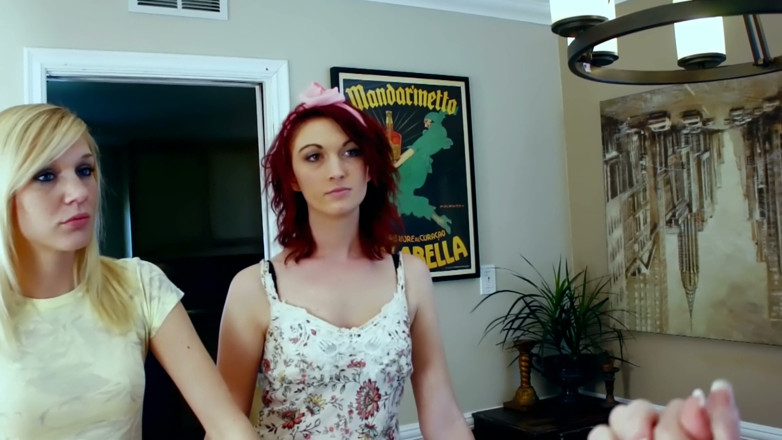 Lesbian Love Movies: Cozinha Mesa sexo a três: ruiva e duas loiras nunca...