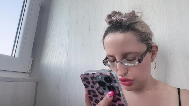 FinDom Goaldigger: Meisjesjurk voor mietje Asmr in overheersing van travestiet aanmoediging