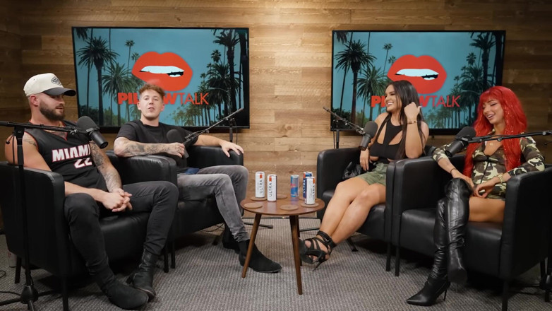 Pillow Talk: Alexas Morgan tiene orgasmos an* l