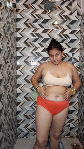 Puja555: Robienie herbaty dla mężulek Spicy