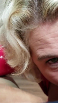 カミラ・ジョセフィンとチャジーのフェラチオ