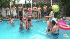 Magic Asian Pussy: Es war eine Party am Pool, und es waren viele...