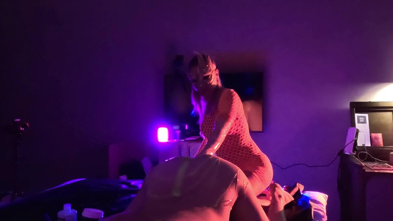 FISTINGQUEEN: Glow Fisting - Fistdude POV