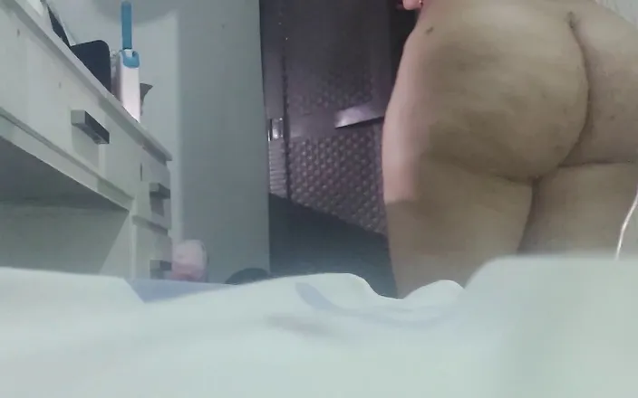 Katrina4deluxe: Extremely big bbw ass caught on video