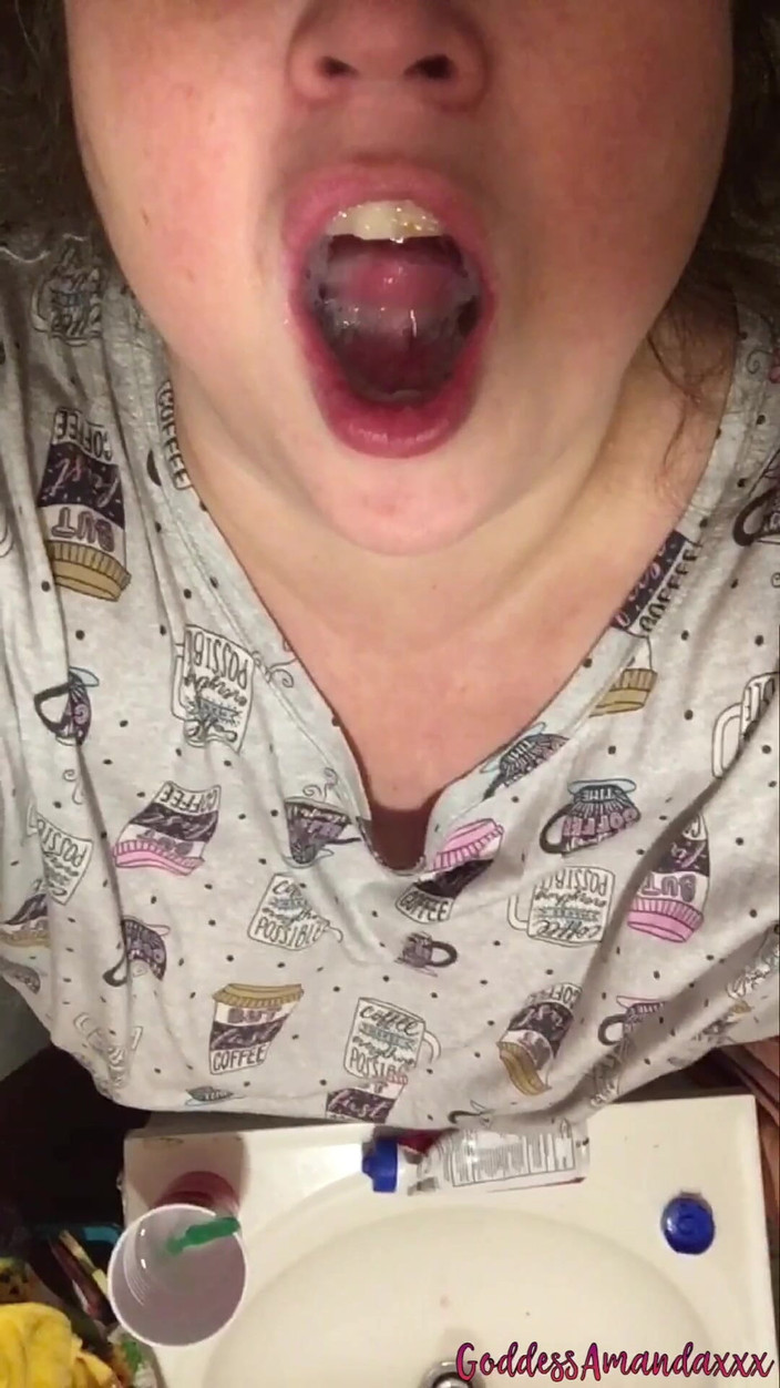 Goddess Amanda: Holení podpaží vlasy a polykání spermatu
